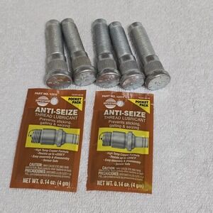 Dorman 610-389 9/16-18 Serrated Wheel Stud  0.666 in. Knurl, 2-5/16 in.‎ 5 Pack